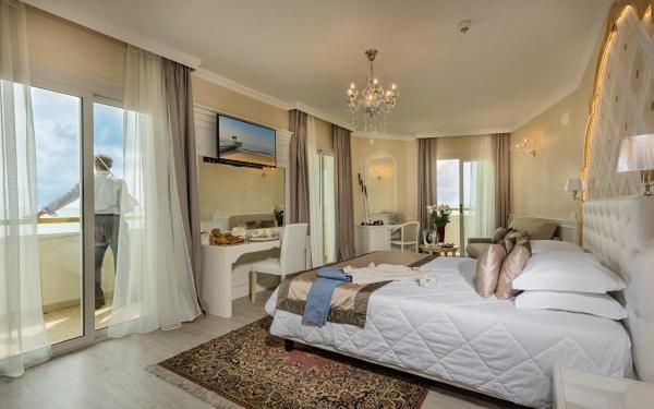 Luxor E Cairo The Beach Resort Lido di Jesolo Exterior foto