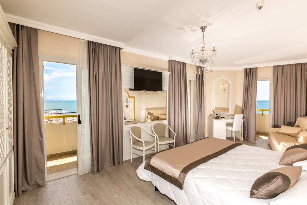 Luxor E Cairo The Beach Resort Lido di Jesolo Exterior foto