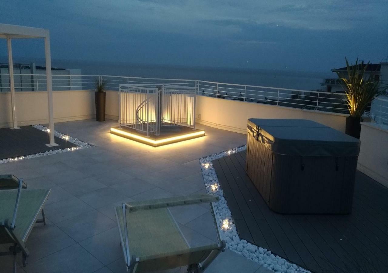 Luxor E Cairo The Beach Resort Lido di Jesolo Exterior foto